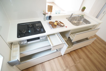 キッチン　デザイン性も機能性も兼ね備えた使い勝手の良いカウンターキッチンです。