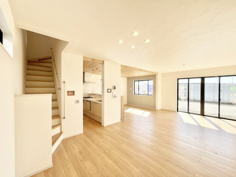 ���r���O�@�����u�������܁v�u��������v�Ƒ��Ƃ̃R�~���j�P�[�V�������[�܂郊�r���O�C���K�i�B