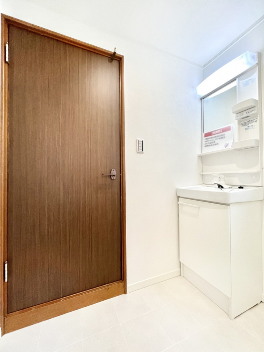 ʑEʏ@邢ʏ͖̐gxxyłႢłB