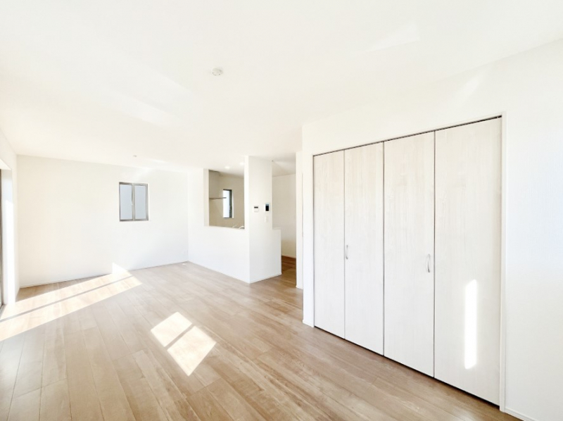 ���̑����ρ@�Ƒ��̏Ί炪���R�Ɛ��܂�Ă���A����ȕ��͋C�̃_�C�j���O�Ɏd�オ���Ă��܂� 