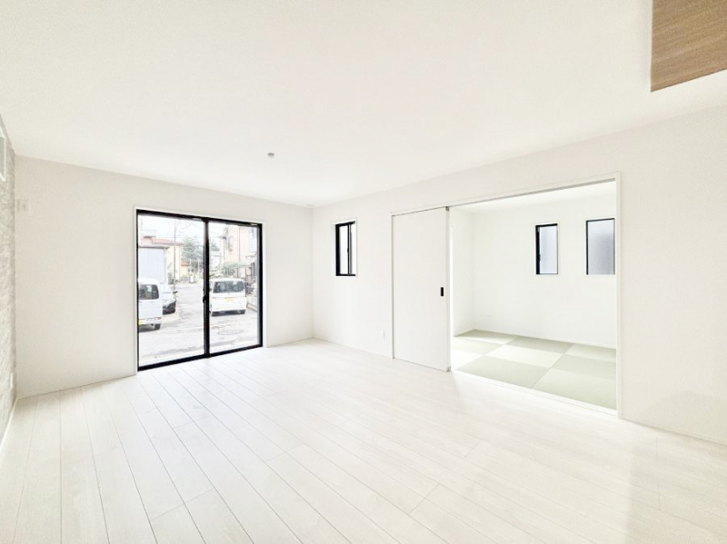 ̑ρ@Ƒ̏Ί炪RƐ܂ĂAȕ͋C̃_CjOɎdオĂ܂B