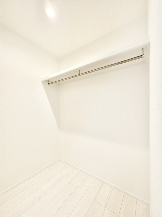 ̑@EH[NCN[[bgtŐԂLpł܂B