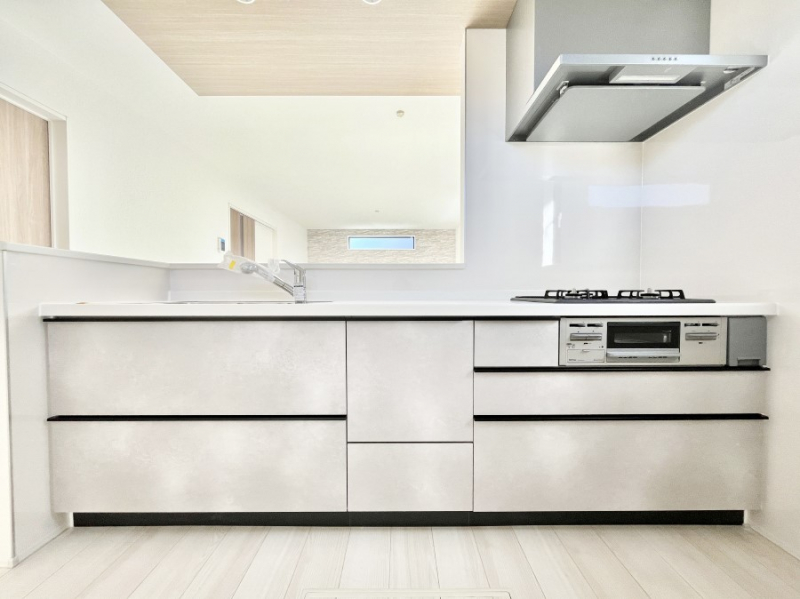 �L�b�`���@���r���O�����n����l�C�̃J�E���^�[�L�b�`���B �Ƒ��������Ȃ���Ǝ������邱�Ƃ��ł��܂��B