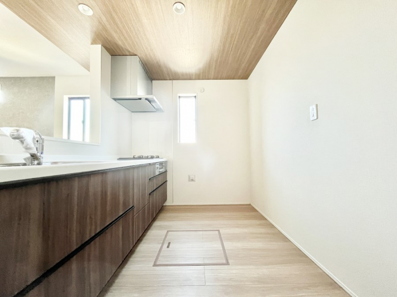 �L�b�`���@�|�b�v�A�b�v�V�䂪�f�G�ȃL�b�`���I��������̂ō̌����Ƃꊷ�C�ɂ��𗧂��܂��B