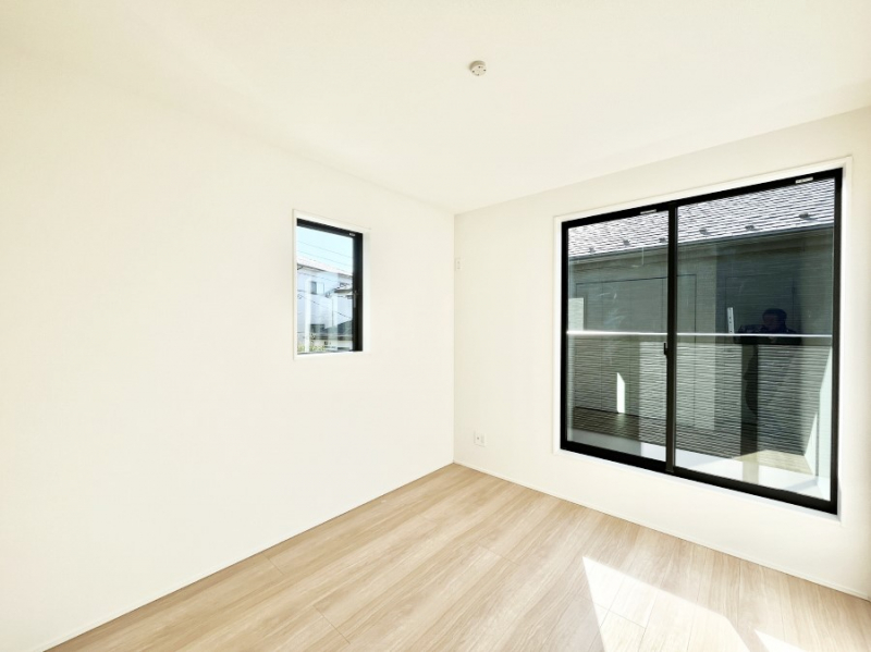 ���̑����ρ@������̃o���R�j�[���������������������S�̂�D������ݍ��݂܂��B