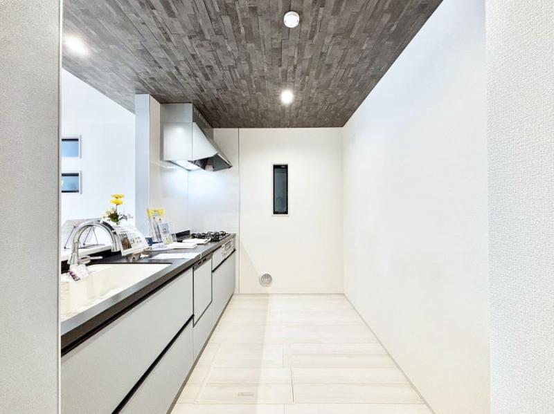 Lb`@u₩ȕʂ蔲Lb`B̂Ŗ邭Cɂ𗧂܂B