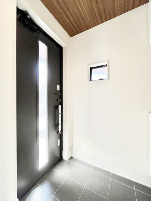 ���ց@�K���X�X���b�g�̓��������փh�A�������Ɍ���͂��Ă���܂�