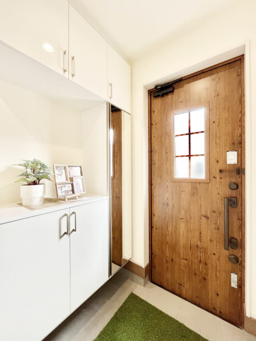 ���ց@���ʔ��͂��Ƒ��̎ʐ^��G�߂̃C���e���A�ŏ���I�Ƃ��ĉ��o�ł��܂�