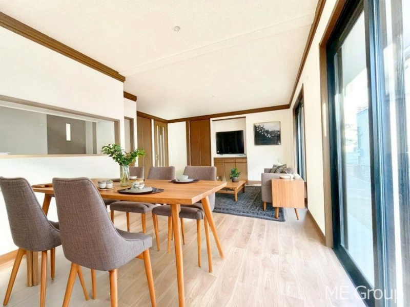 ���r���O�@���Ƒ��̓��₩�Șb�����ŕ�܂�閾�邢���r���O  ���Ƌ��CG�ł�