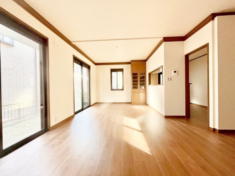 ���r���O�@�傫�ȑ����炽���Ղ�̗z���ƕ����������郊�r���O