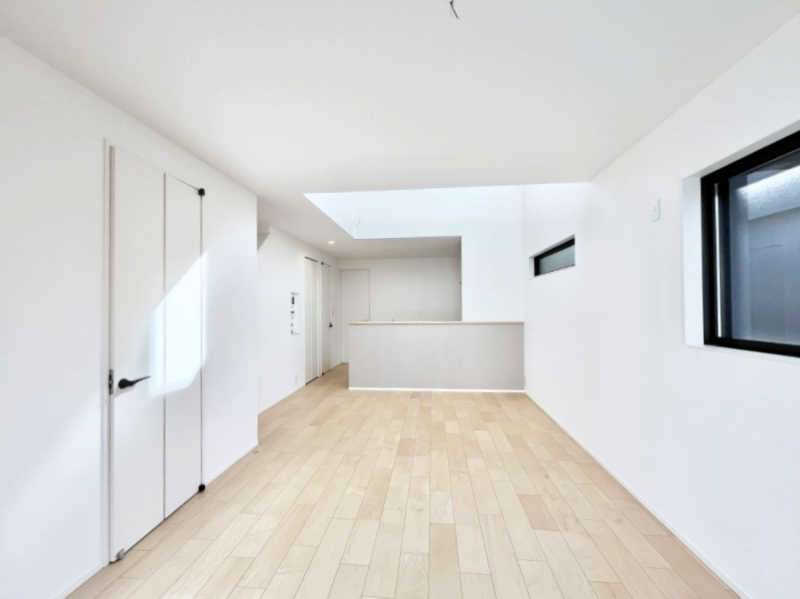 ̑ρ@Ƒ̏Ί炪RƐ܂ĂAȕ͋C̃_CjOɎdオĂ܂B