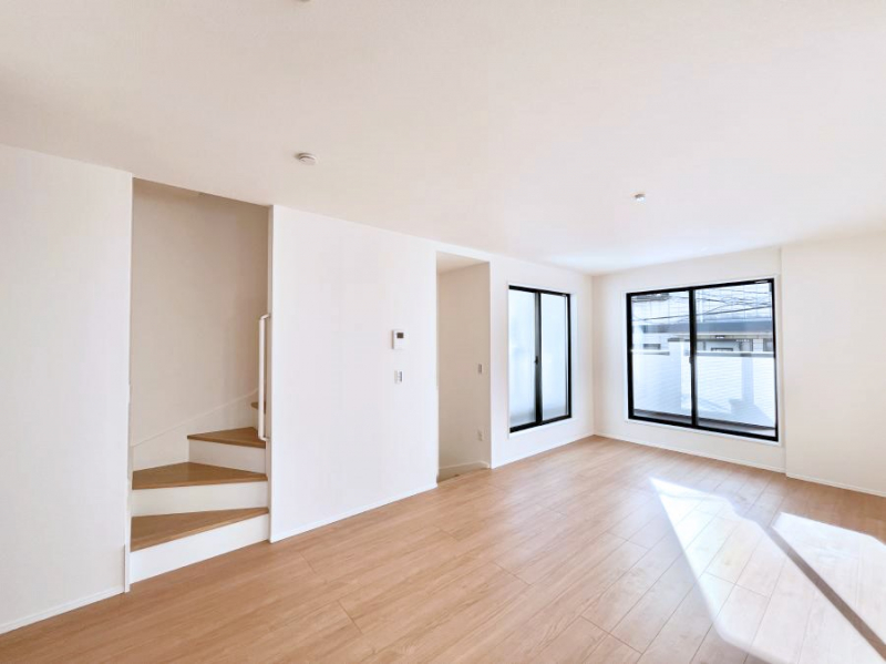 rO@u܁vuvƑƂ̃R~jP[V[܂郊rOCKiB 