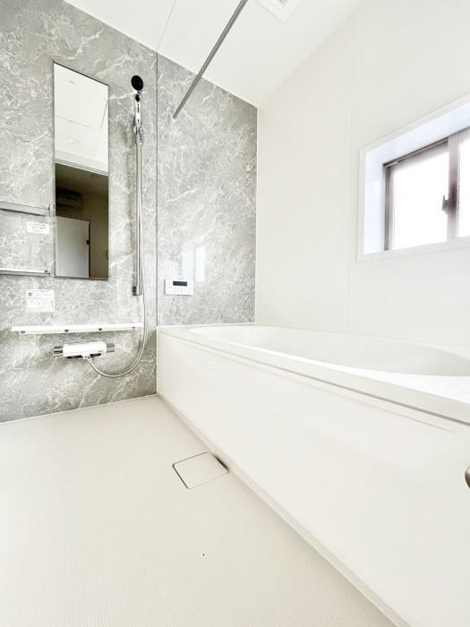 �����@����̔�������Ă���閾�邢�������̂���o�X���[��