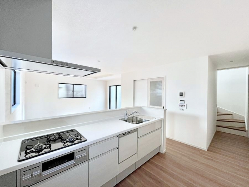 �L�b�`���@���r���O�����n����l�C�̃J�E���^�[�L�b�`���B �Ƒ��������Ȃ���Ǝ������邱�Ƃ��ł��܂��B