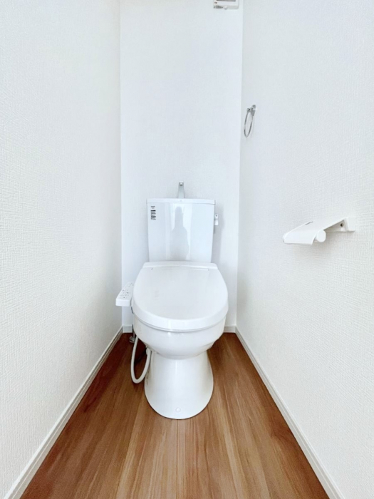 �g�C���@�g�C����1�K��2�K���ꂼ��ɔz�u����Ă��ĂƂĂ��֗��ł��B 