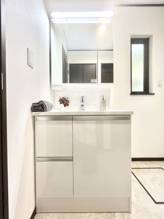 ʑEʏ@邢ʏ͖̐gxxyłႢłB