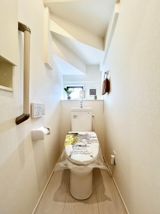 �g�C���@�g�C����1�K��2�K���ꂼ��ɔz�u����Ă��ĂƂĂ��֗��ł��B 