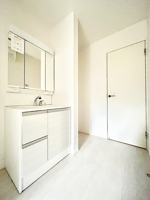 ���̑��@���ʏ��͂�Ƃ�̂���X�y�[�X�ŁA�g�x�x�������̃X�L���P�A���S�ɗ]�T�������Ăł������ł��B