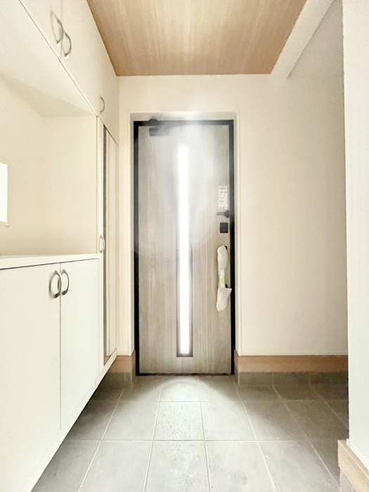 ���ց@�K���X�X���b�g�̓��������փh�A�������Ɍ���͂��Ă���܂�