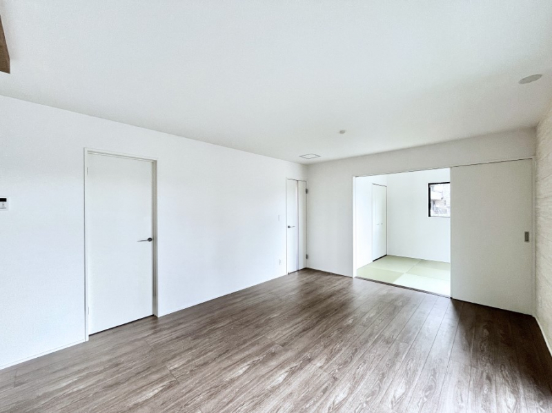 ���r���O�@�Ƒ��c���̎��Ԃ����������Ȃ��났�̃��r���O�_�C�j���O�B   