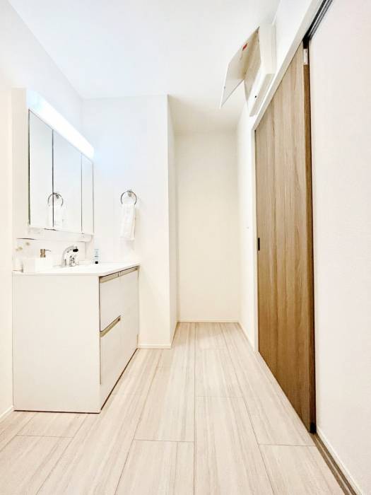 ʑEʏ@X^COɕ֗ȎOʋA~[LrlbgōׂXbL