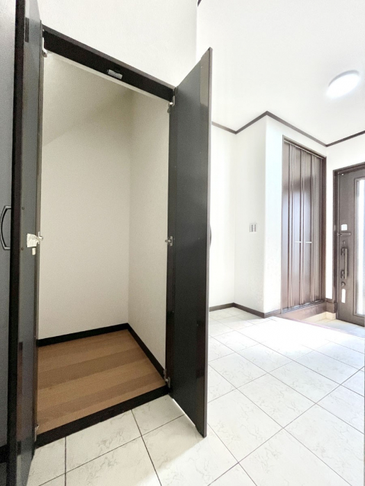 ���̑����ρ@�L�����[�B�|�������G�߂̏��������[���邱�Ƃ��ł��܂��B