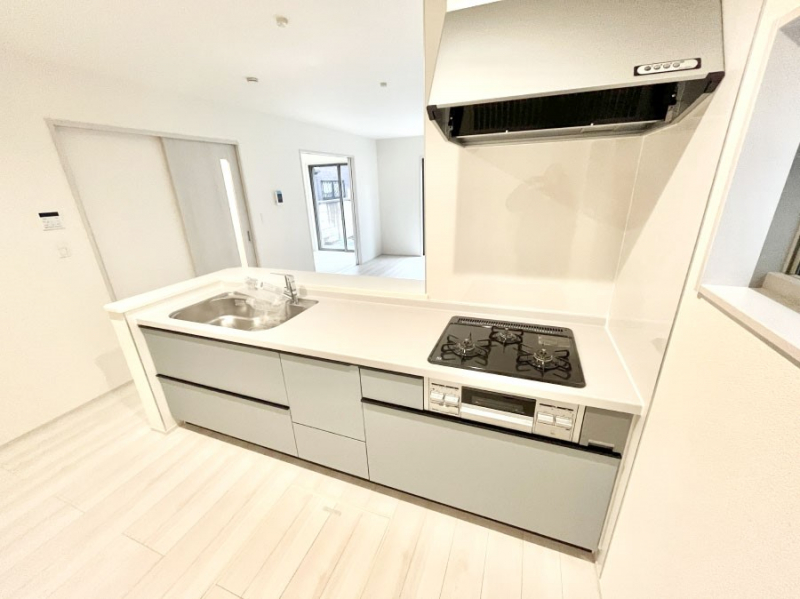 �L�b�`���@���������Ȃ���ł����Ƒ��Ƃ̉�b���y���߂�ΖʃL�b�`��