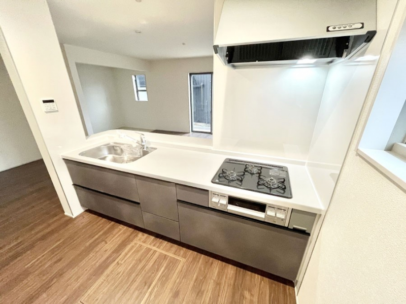 �L�b�`���@���������Ȃ���ł����Ƒ��Ƃ̉�b���y���߂�ΖʃL�b�`��