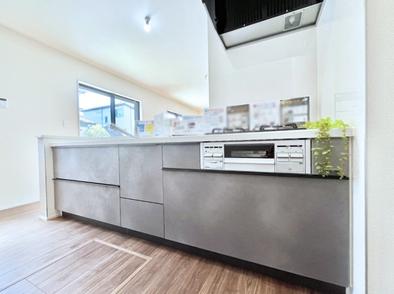 �L�b�`���@���������Ȃ���ł����Ƒ��Ƃ̉�b���y���߂�ΖʃL�b�`��