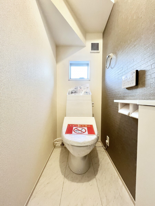 �g�C���@�g�C����1�K��2�K���ꂼ��ɔz�u����Ă��ĂƂĂ��֗��ł��B 