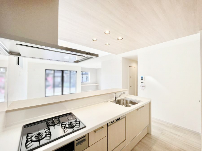 �L�b�`���@���������Ȃ���ł����Ƒ��Ƃ̉�b���y���߂�ΖʃL�b�`��