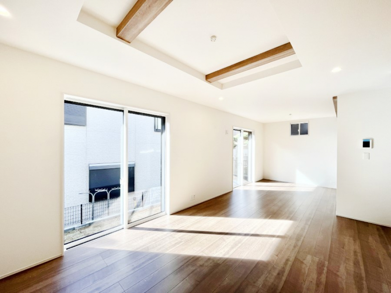 ���̑����ρ@�Ƒ��̏Ί炪���R�Ɛ��܂�Ă���A����ȕ��͋C�̃_�C�j���O�Ɏd�オ���Ă��܂�