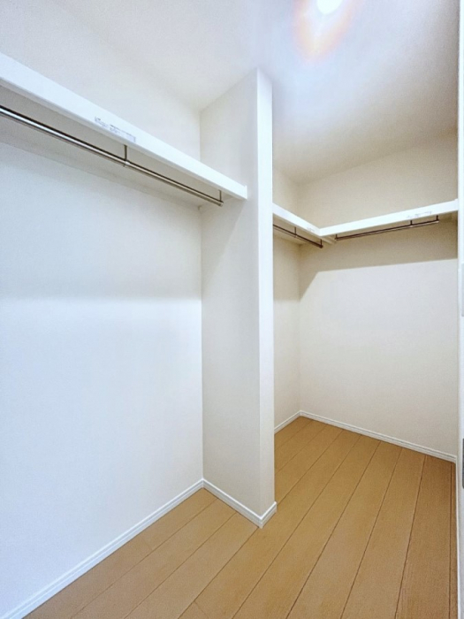 ���̑��@2�K�ɂ͉Ƒ��݂�Ȃŋ��L�ł�����[�X�y�[�X�B�t�@�~���[�N���[�N�Ƃ��Ă��g�����������܂��B