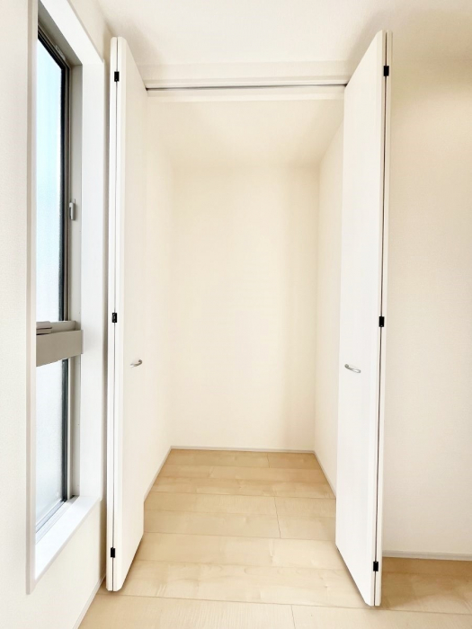 ���[�@�m���̃N���[�[�b�g�B���s��������̂Ō���̈ߗނ�����������܂�܂��B