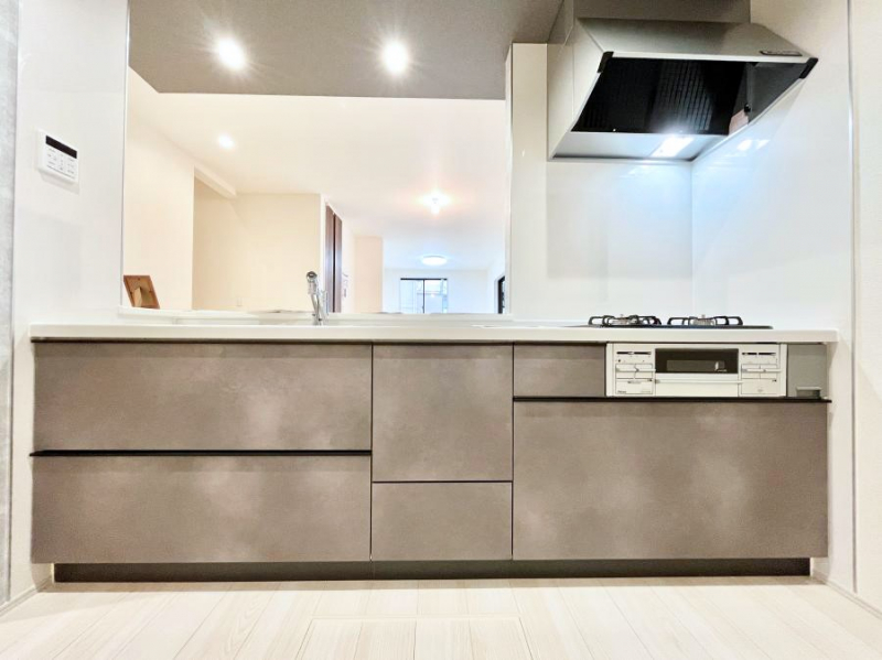 �L�b�`���@���r���O�����n����l�C�̃J�E���^�[�L�b�`���B �Ƒ��������Ȃ���Ǝ������邱�Ƃ��ł��܂��B