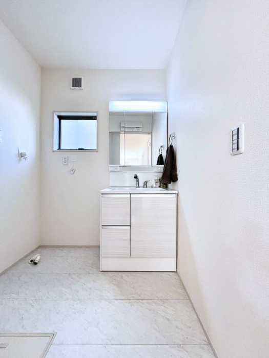 ���ʑ�E���ʏ��@�傫�����₷���O�ʋ��Ő�����������ʑ�́A�g�����Ȃ݃`�F�b�N�┧�̂������ɂ������߂ł��B 