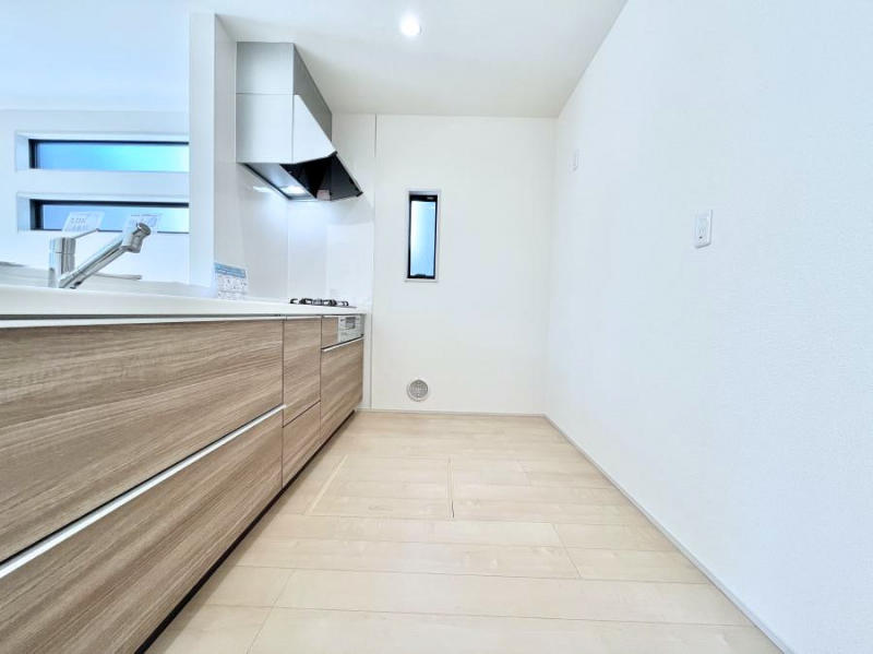 �L�b�`���@�u�₩�ȕ����ʂ蔲����L�b�`���B��������̂Ŗ��邭���C�ɂ��𗧂��܂��B