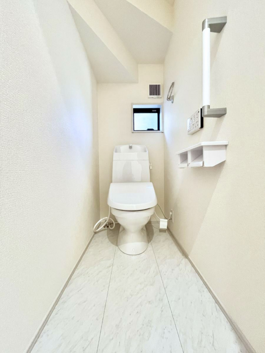 �g�C���@�g�C����1�K��2�K���ꂼ��ɔz�u����Ă��ĂƂĂ��֗��ł��B 