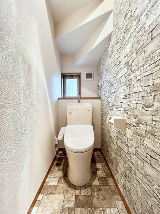 �g�C���@�g�C����1�K��2�K���ꂼ��ɔz�u����Ă��ĂƂĂ��֗��ł��B 