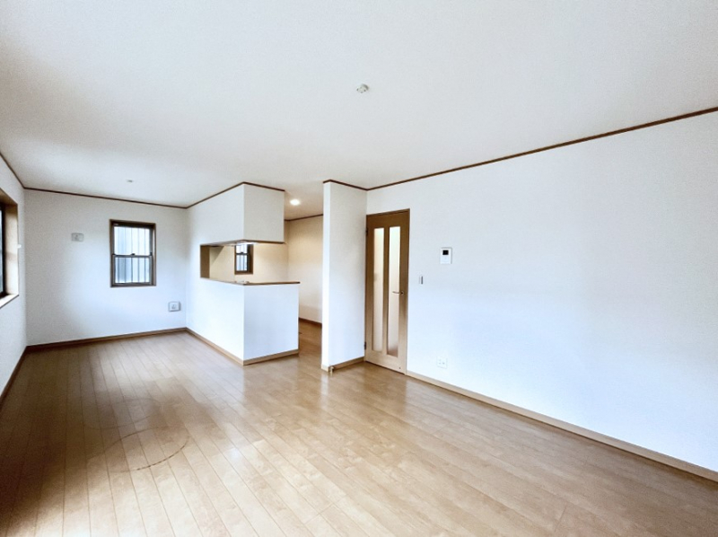 ���̑����ρ@�Ƒ��̏Ί炪���R�Ɛ��܂�Ă���A����ȕ��͋C�̃_�C�j���O�Ɏd�オ���Ă��܂��B