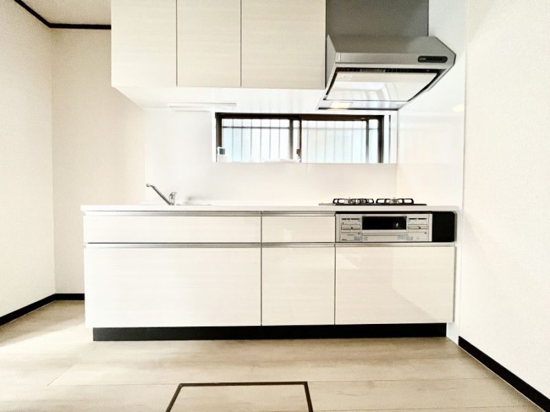 �L�b�`���@�u�₩�ȕ����ʂ蔲����L�b�`���B��������̂Ŗ��邭���C�ɂ��𗧂��܂��B�@