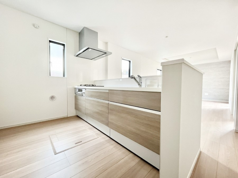 �L�b�`���@�u�₩�ȕ����ʂ蔲����L�b�`���B��������̂Ŗ��邭���C�ɂ��𗧂��܂��B