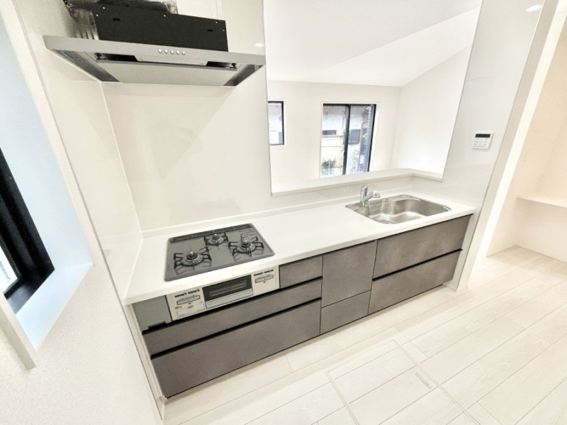 �L�b�`���@���������Ȃ���ł����Ƒ��Ƃ̉�b���y���߂�ΖʃL�b�`��