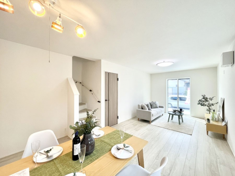 ���r���O�@���r���O�K�i���Ƒ��̏Ί�Ɖ�b���Ȃ��ł���܂�  