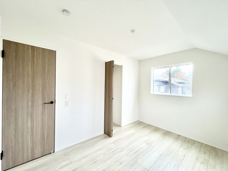 �q�������@�q�������ɂ��������߂Ȏ��[�X�y�[�X�����Ղ�̋���