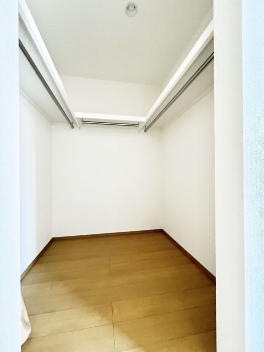 ̑@EH[NCN[[bgtŐԂLpł܂B