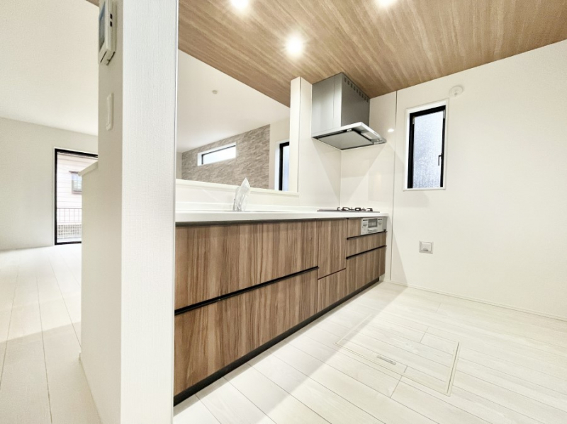 �L�b�`���@���������Ȃ��炲�Ƒ��Ƃ̉�b���y���߂�ΖʃJ�E���^�[�L�b�`��