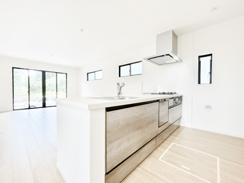 �L�b�`���@���Ƒ��̉�b�e�ޑΖʃL�b�`���B���������̃p�p�}�}�����Ƒ��Ɖ߂������Ԃ����������I