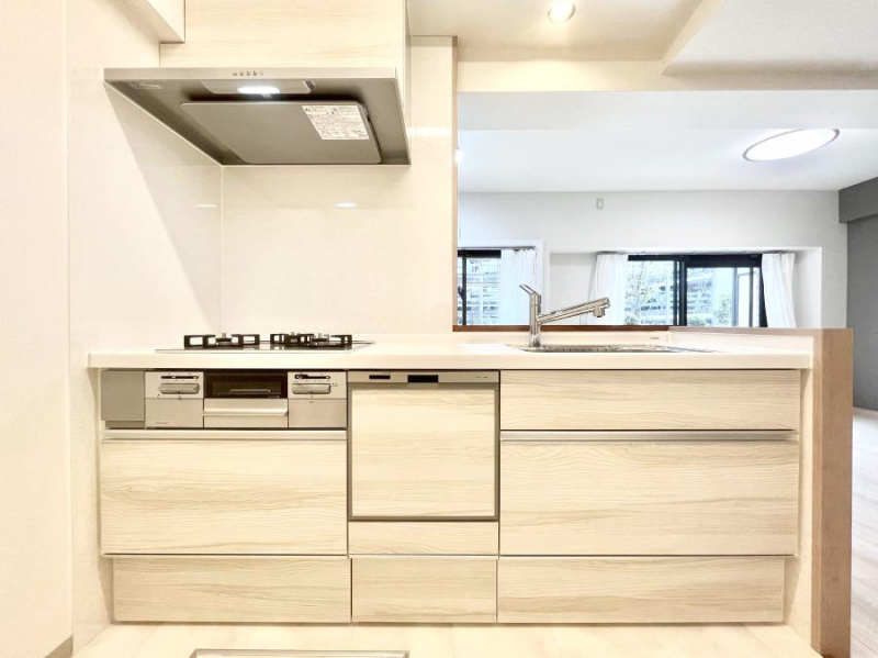 �L�b�`���@���������Ȃ���ł����Ƒ��Ƃ̉�b���y���߂�ΖʃL�b�`��