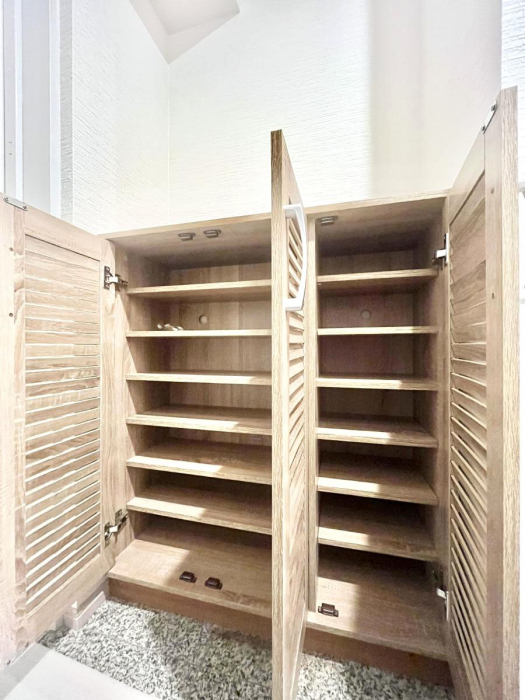 ���̑����ρ@�����Ղ���[�ł���V���[�Y�{�b�N�X�ŉƑ��S���̌C���A���ւ�������B  